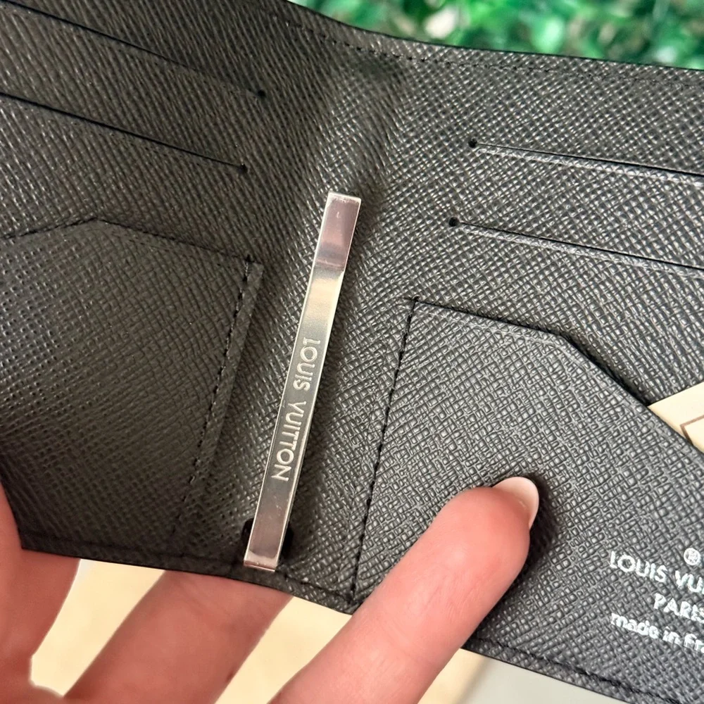 Louis Vuitton Men’s Bi-Fold Money Clip Wallet in Black and Blue Authentic - Picture 6 of 7